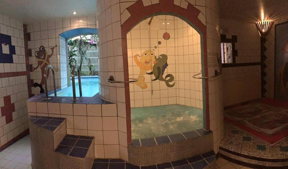 Chateau Bleu Hotel Trooz ภายนอก รูปภาพ